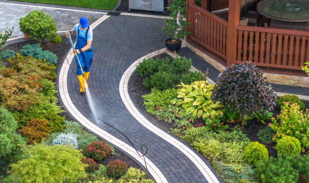 Best Deck Pressure Washing  in Mountain Iron, MN